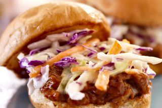 Pulled pork sandwich with coleslaw